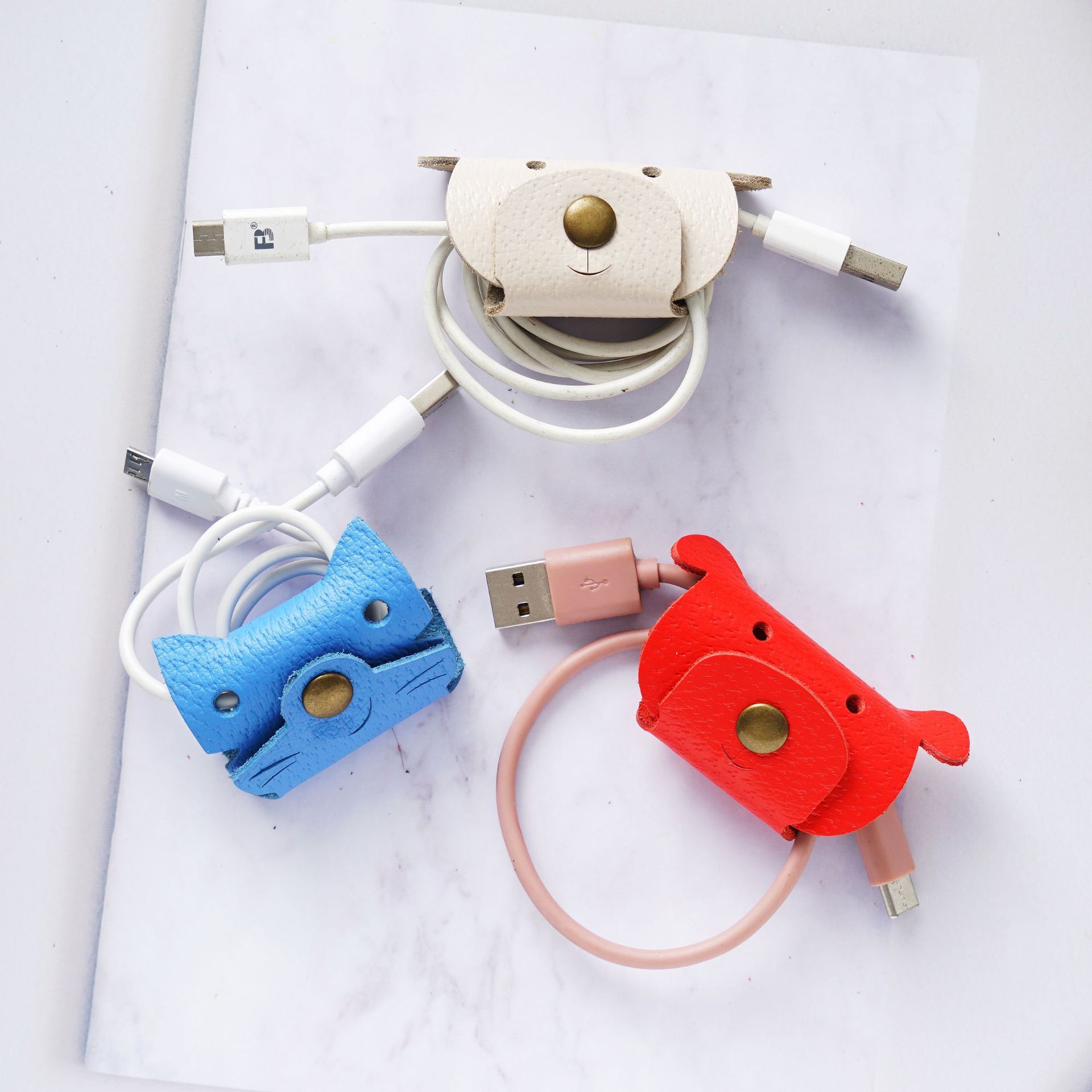 Cable Organizer Travel - Organizador de Cabos Antiperda em Couro