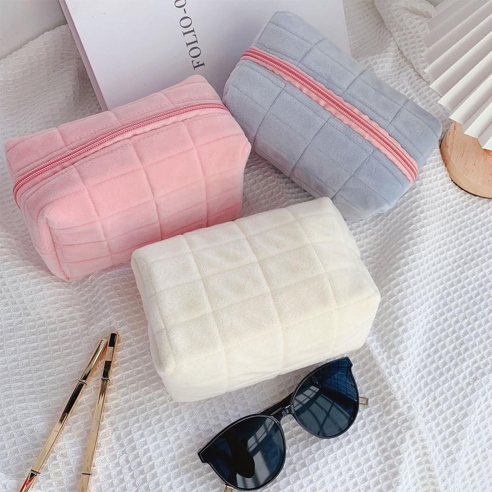 Travel Accessories Toiletry Bag - Necessaire de pelúcia fofa para mulheres,